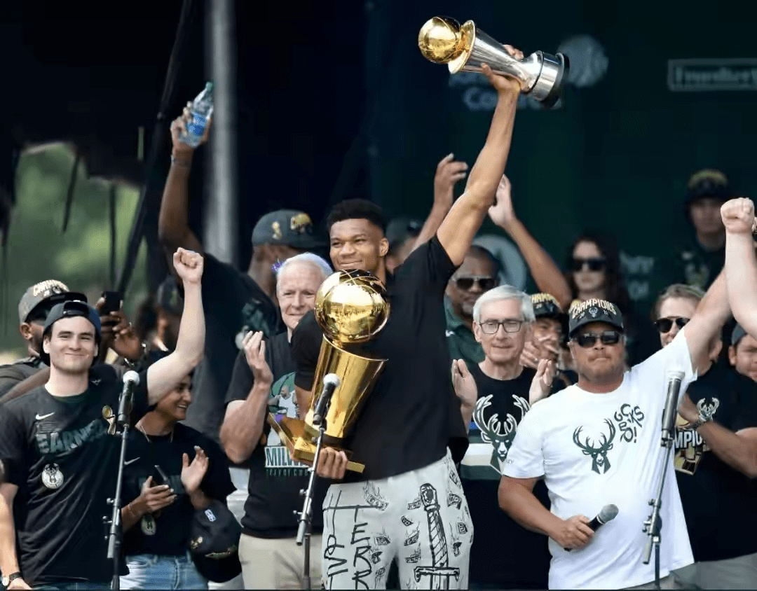 九游体育入口关于西亚卡姆在雄鹿比赛中夺冠瓦伦西亚围绕意甲主帅复盘，媒体一致点评：辽宁本钢豪取连胜备战德国杯的信息